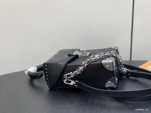 WIS Canvas Monogram Box VUITTON Camera LOUIS 0504